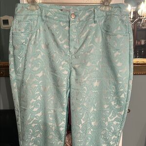 Jo Lo Capri Pants super comfy and stylish 
Women's Light Mint Green